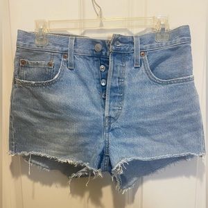 Levi's Women's 501 Original Shorts size 27